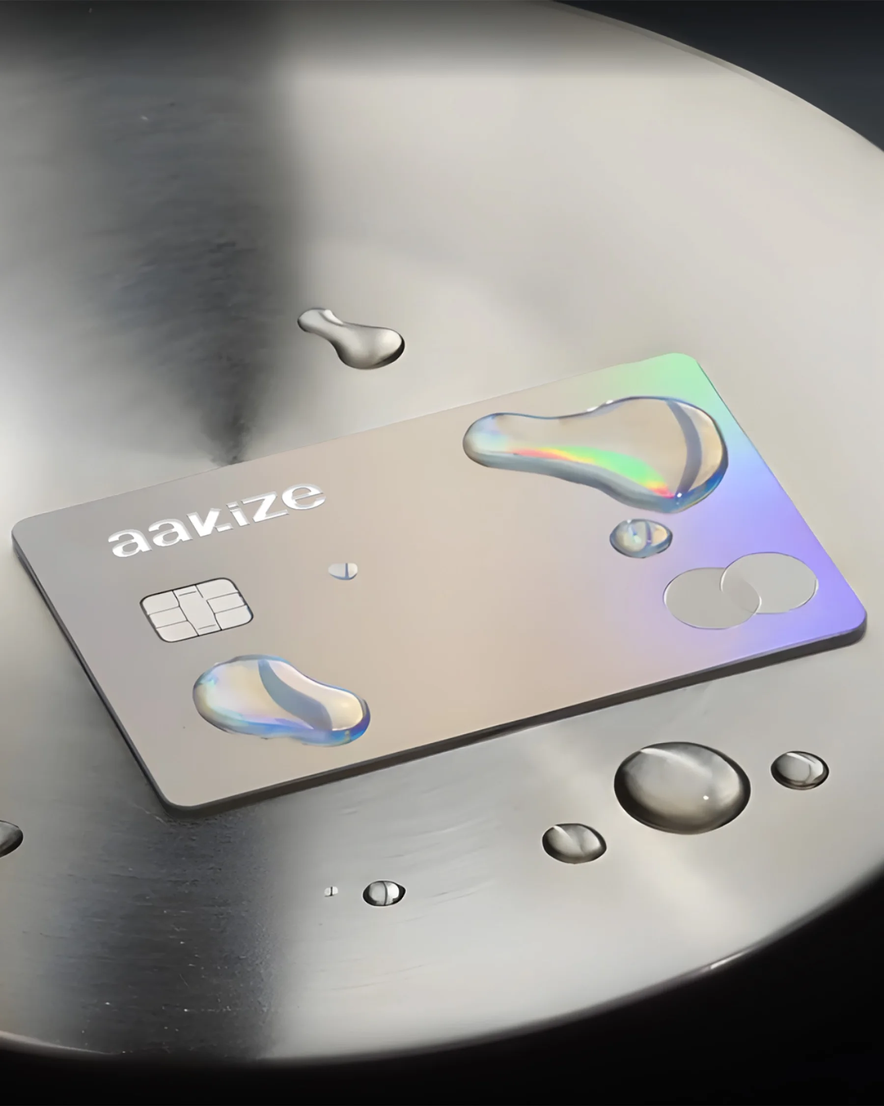 Une carte métallique Aakize