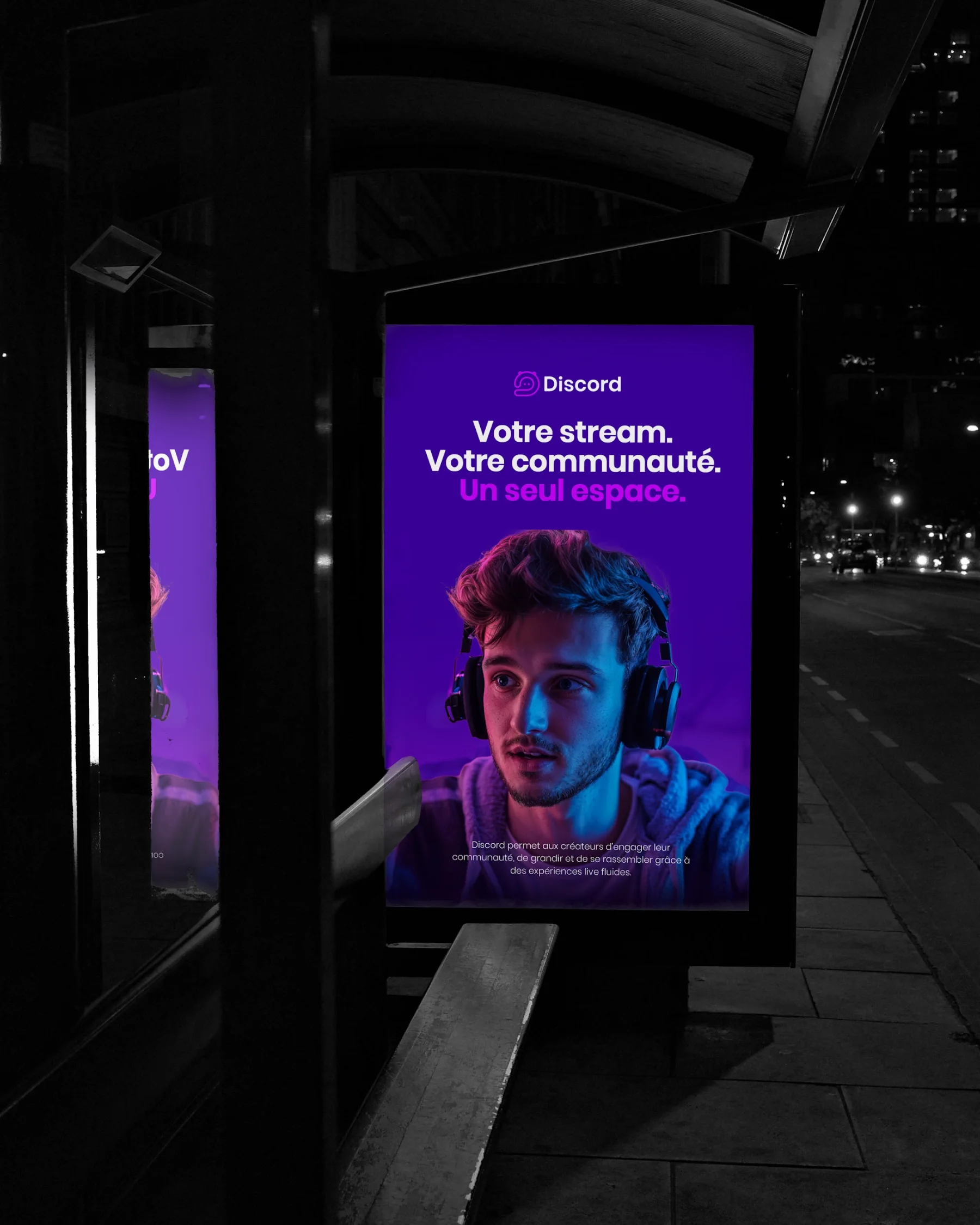 Une affiche dans un abribus