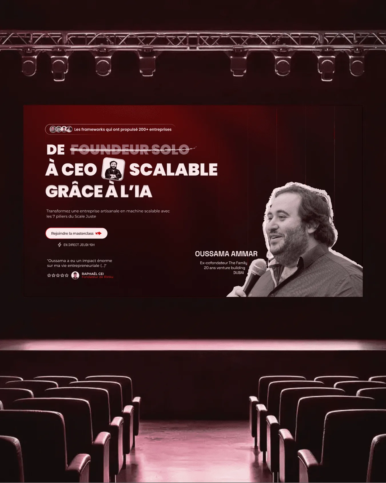 Site Scale With Ouss projeté sur l'écran d'une salle de conférence
